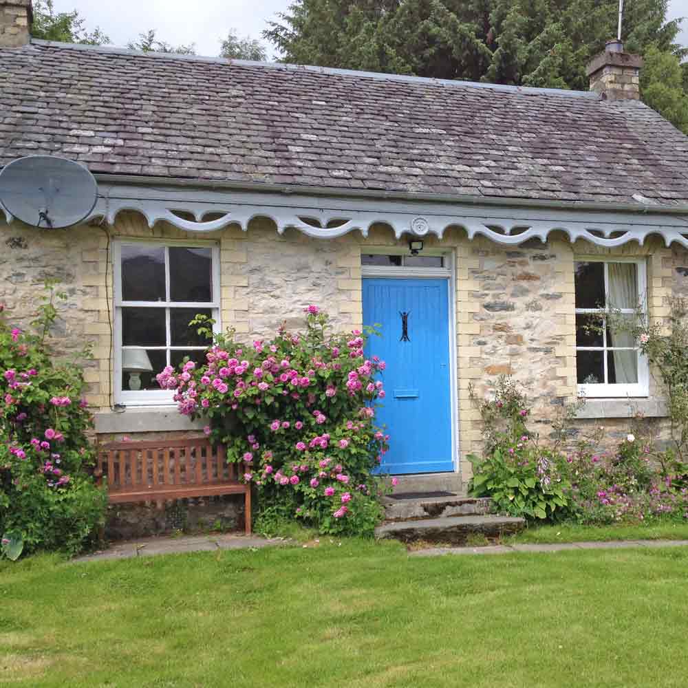 Secluded Holiday Cottages in Perthshire Scotland log